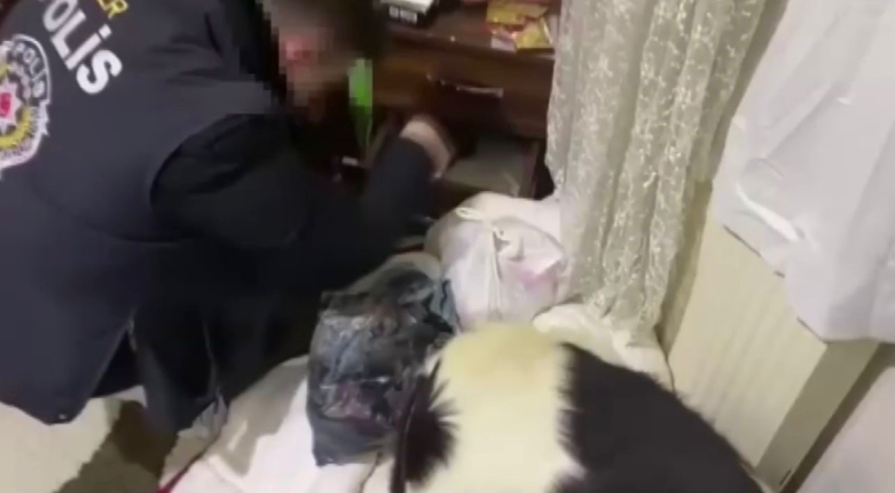 Osmaniye’de vatandaşları alışveriş sitesi üzerinden 1 milyon 533 bin lira dolandıran 2 şahıs tutuklandı