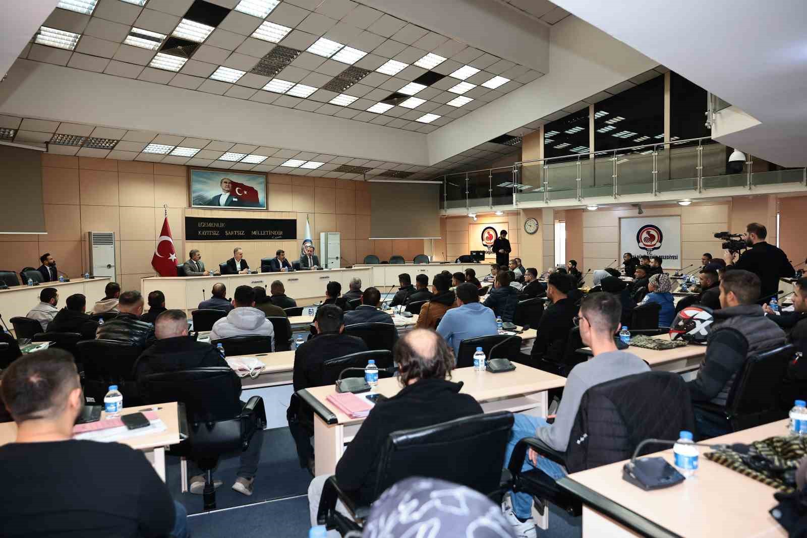 Başkan &Ccedil;avuşoğlu&rsquo;ndan 85 mevsimlik iş&ccedil;iye daimi kadro
