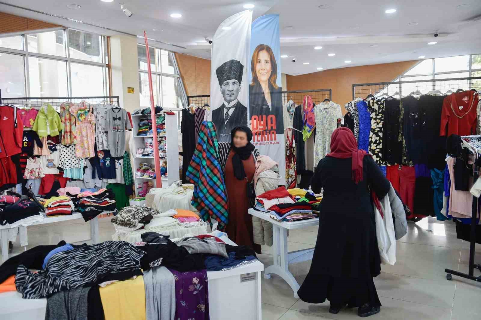 "Askıda Al" projesiyle &uuml;cretsiz giysi, ayakkabı ve oyuncak
