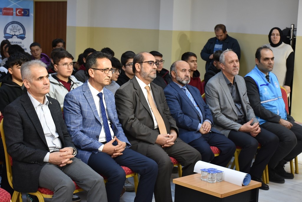 Karaman&rsquo;da &ouml;ğrencilere Kur&rsquo;an-ı Kerim hediye edildi
