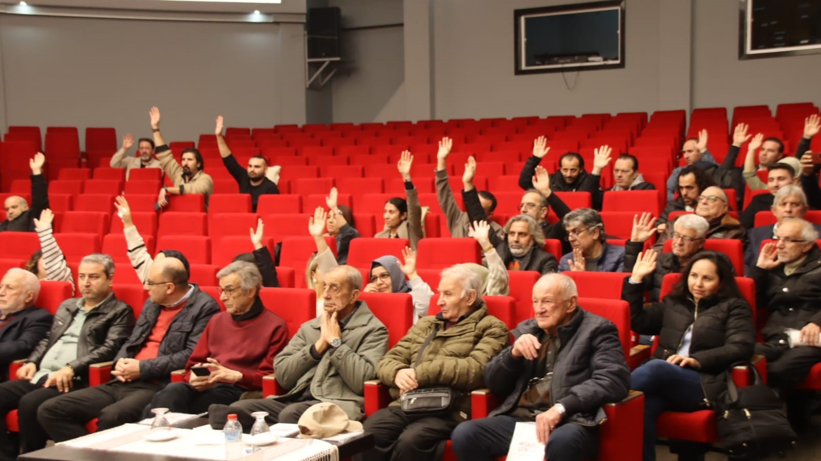 Manisa Gazeteciler Cemiyeti’nin yeni başkanı Önder Aydın oldu