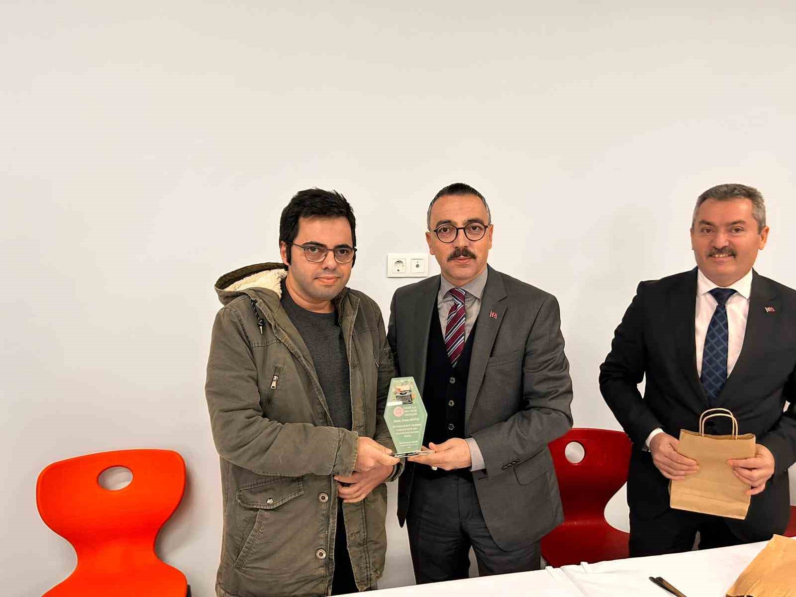 Memurlar klavyede yarıştı
