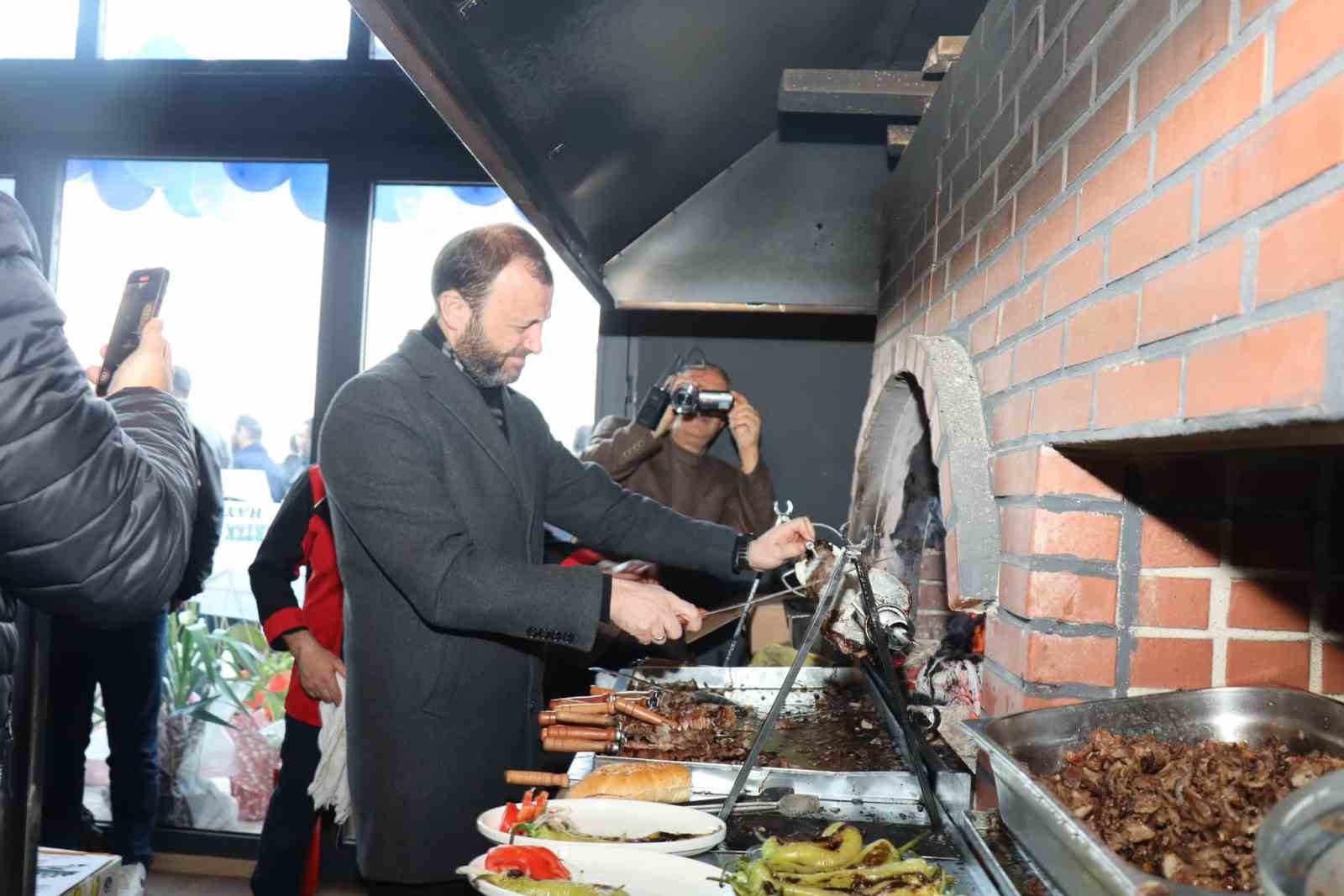 K&uuml;tahya cağ kebabı ile tanıştı
