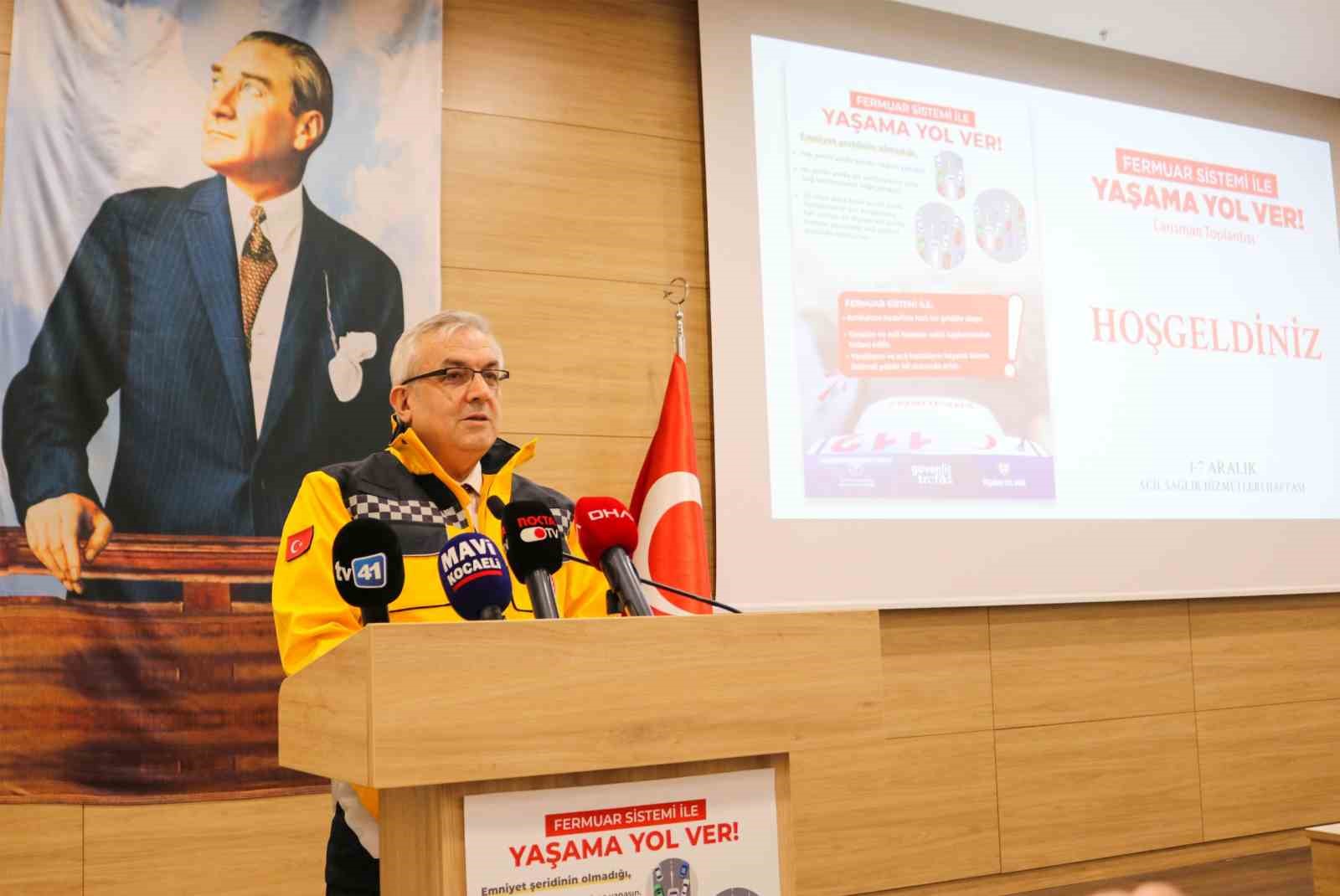 Ambulansa yol vermeyen 9 bin sürücüye toplam 57 milyon 879 bin TL idari para cezası
