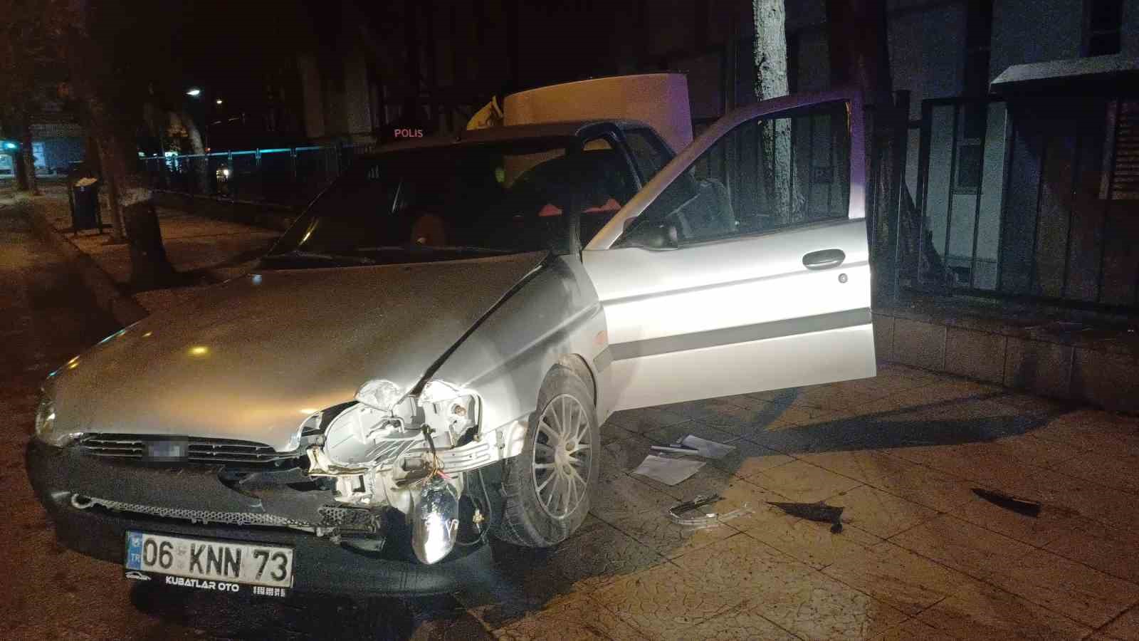 Alkoll&uuml; ve ehliyetsiz s&uuml;r&uuml;c&uuml; "dur" ihtarına uymayınca kaza yaptı: Binlerce lira ceza yedi
