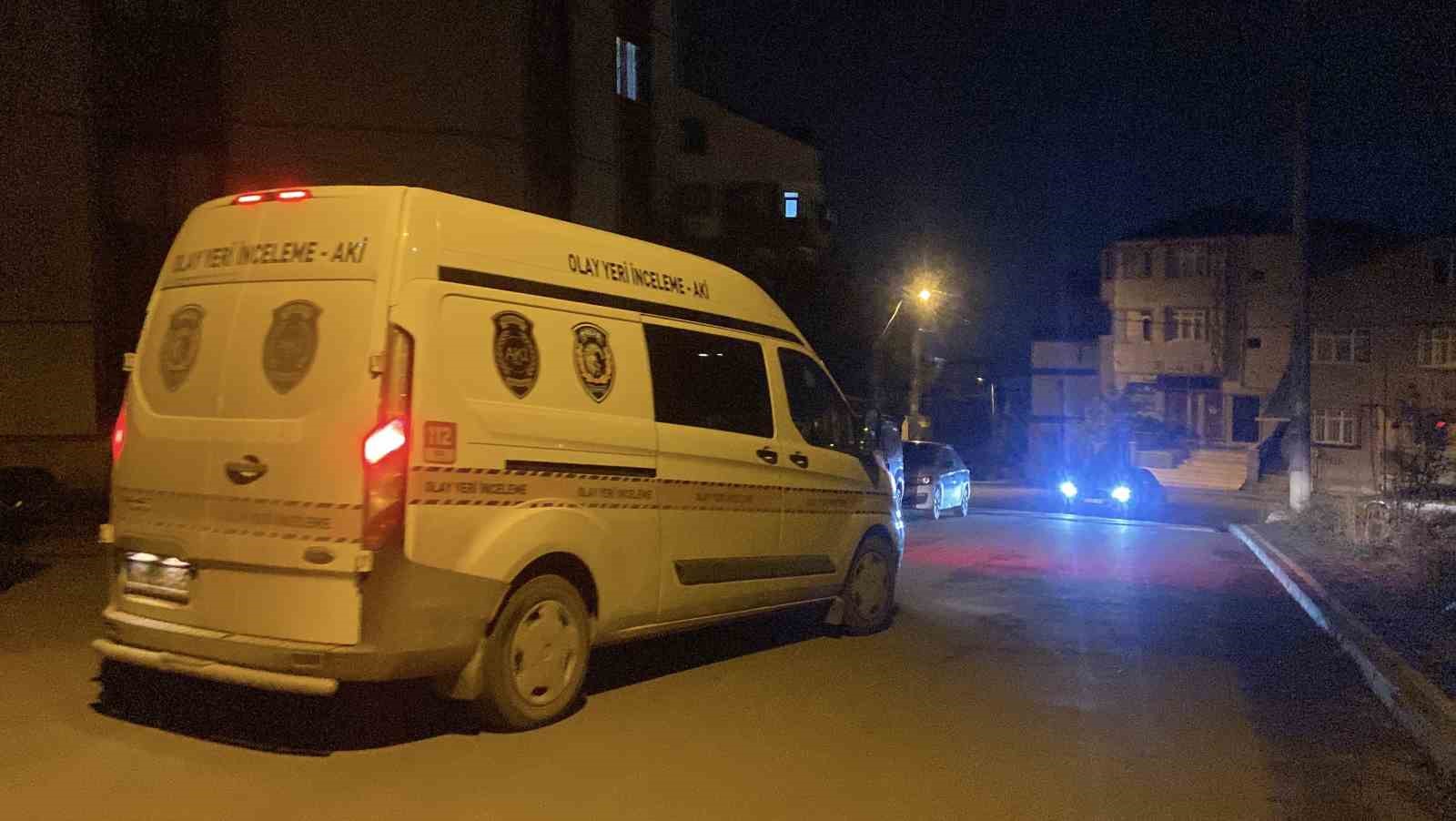 Sokak ortasında silahlı kavga: 1 yaralı