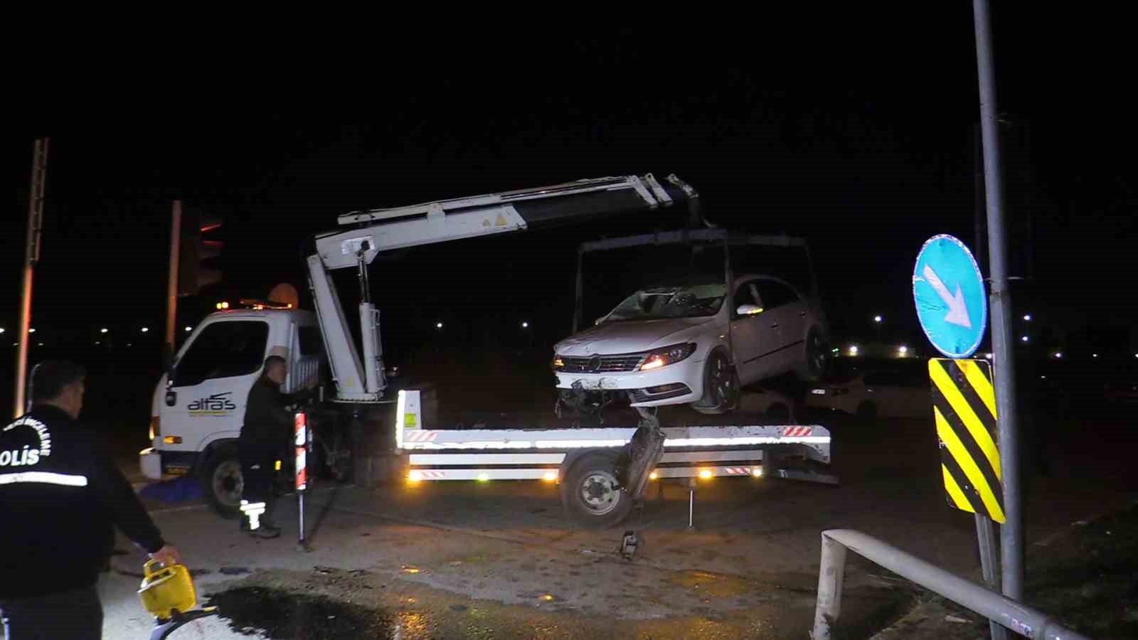 Alkoll&uuml; uzman &ccedil;avuş uygulamada durmadı, polis memuruna &ccedil;arpıp şehit etti
