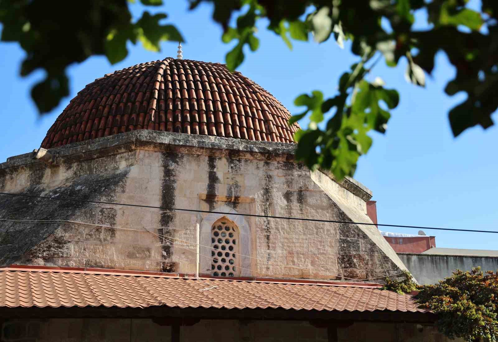 615 yıllık Ağca Mescit Cami, Adana&rsquo;nın ge&ccedil;mişine ışık tutuyor
