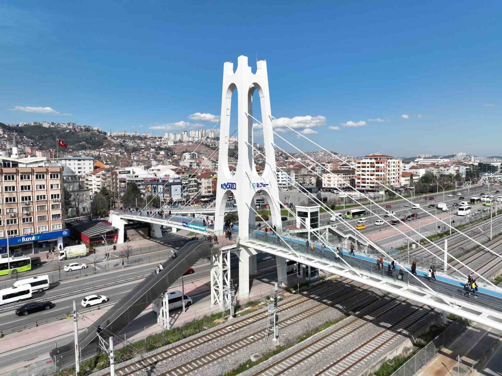 "Bilinçsizce stop düğmesine basan vatandaşlar yürüyen merdiven arızasına sebep oluyor"