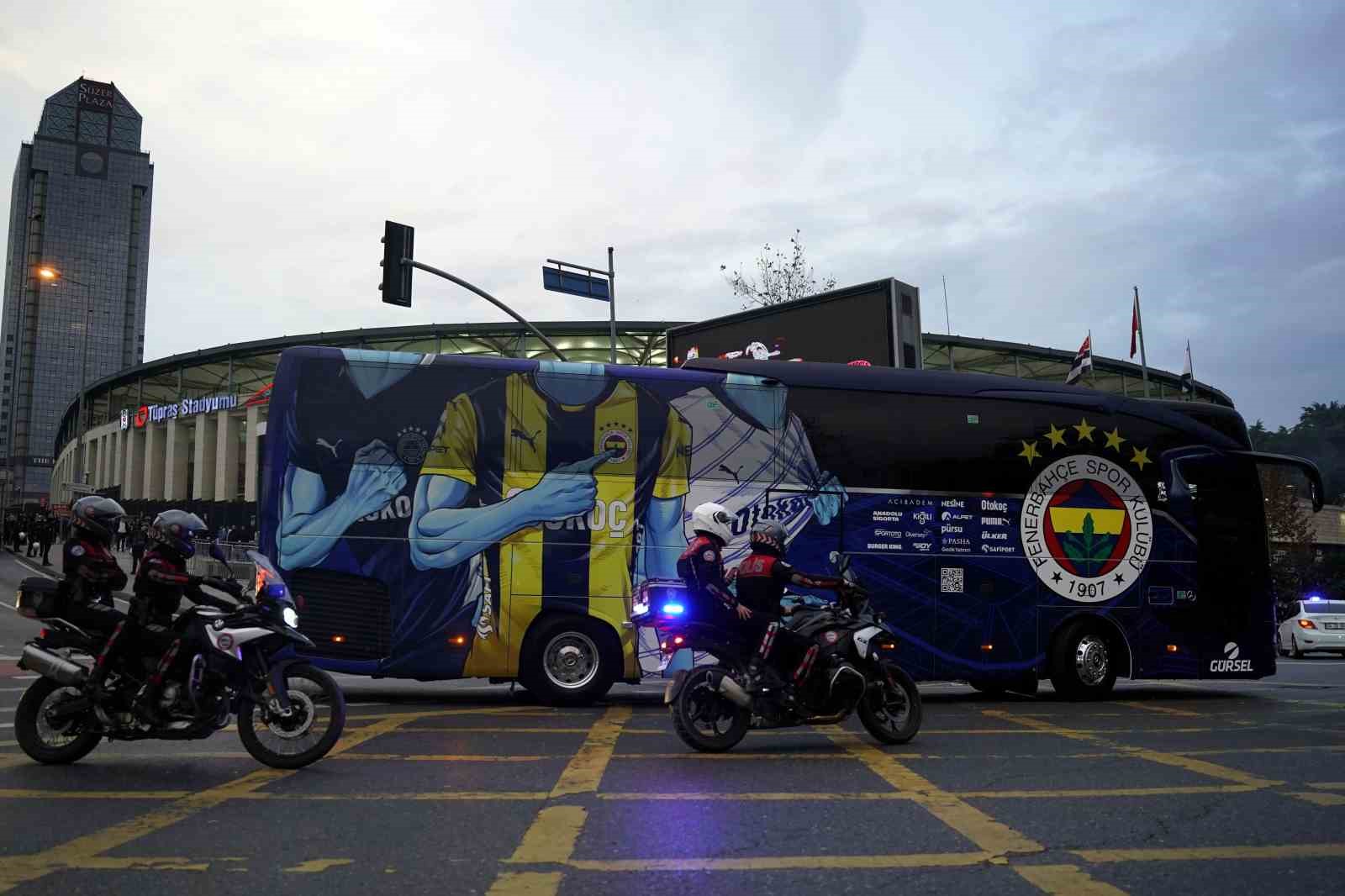 Fenerbahçe, Tüpraş Stadyumu’na ulaştı
