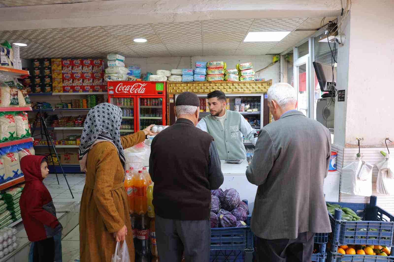 Askıda meyve, sebze ile ihtiya&ccedil; sahiplerine destek
