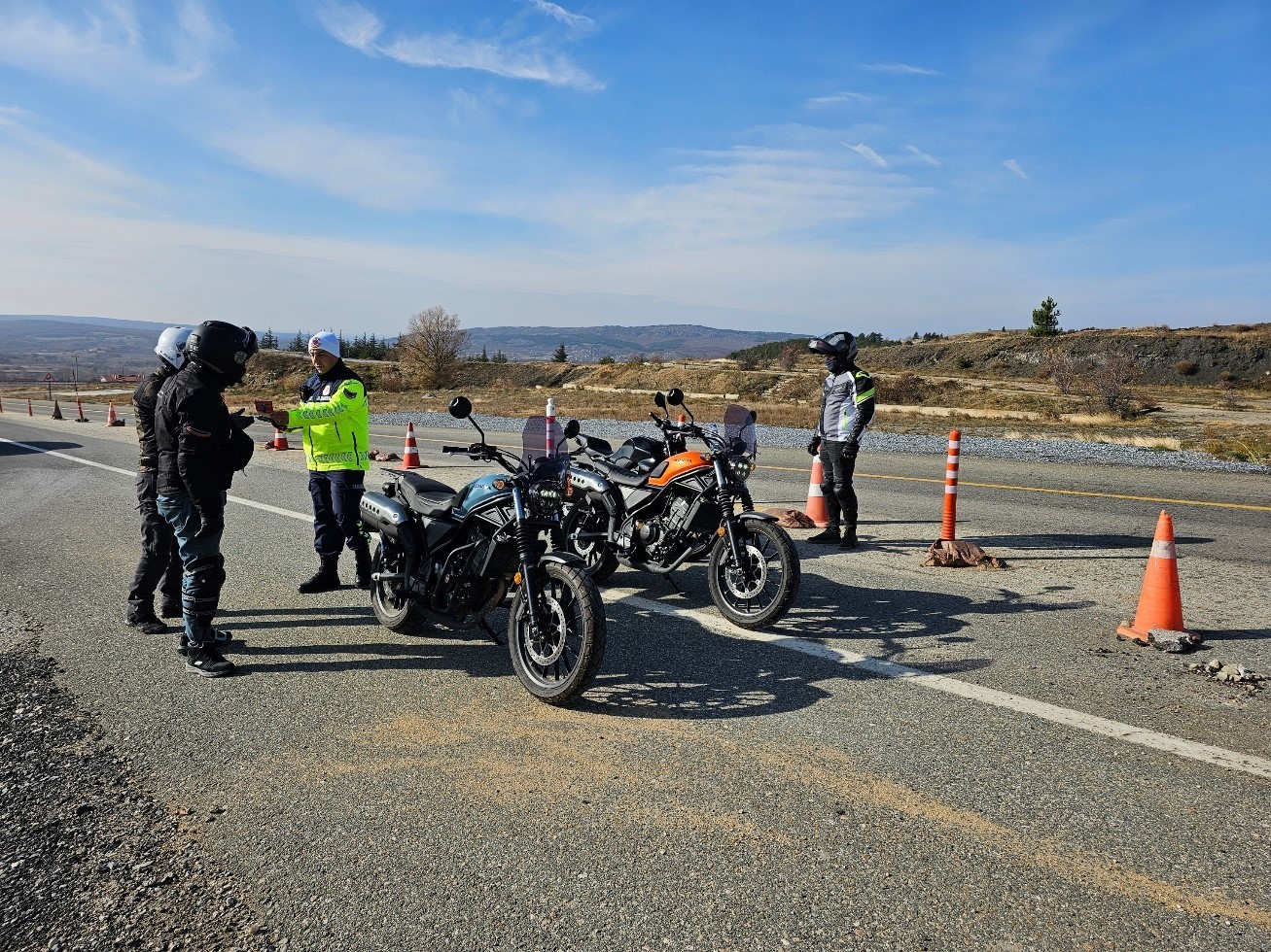 Kırklareli&rsquo;nde trafik denetimi: 127 ara&ccedil; trafikten men edildi
