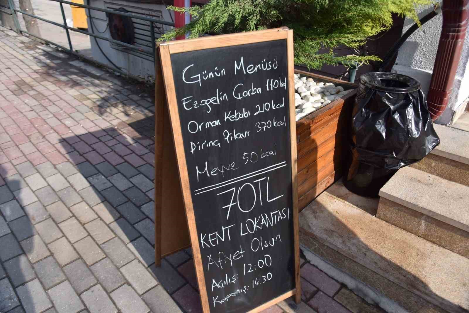 Kent Lokantasında 4 kap yemek 70 liradan satılırken, ilk g&uuml;nlerde yoğun ilgi oldu
