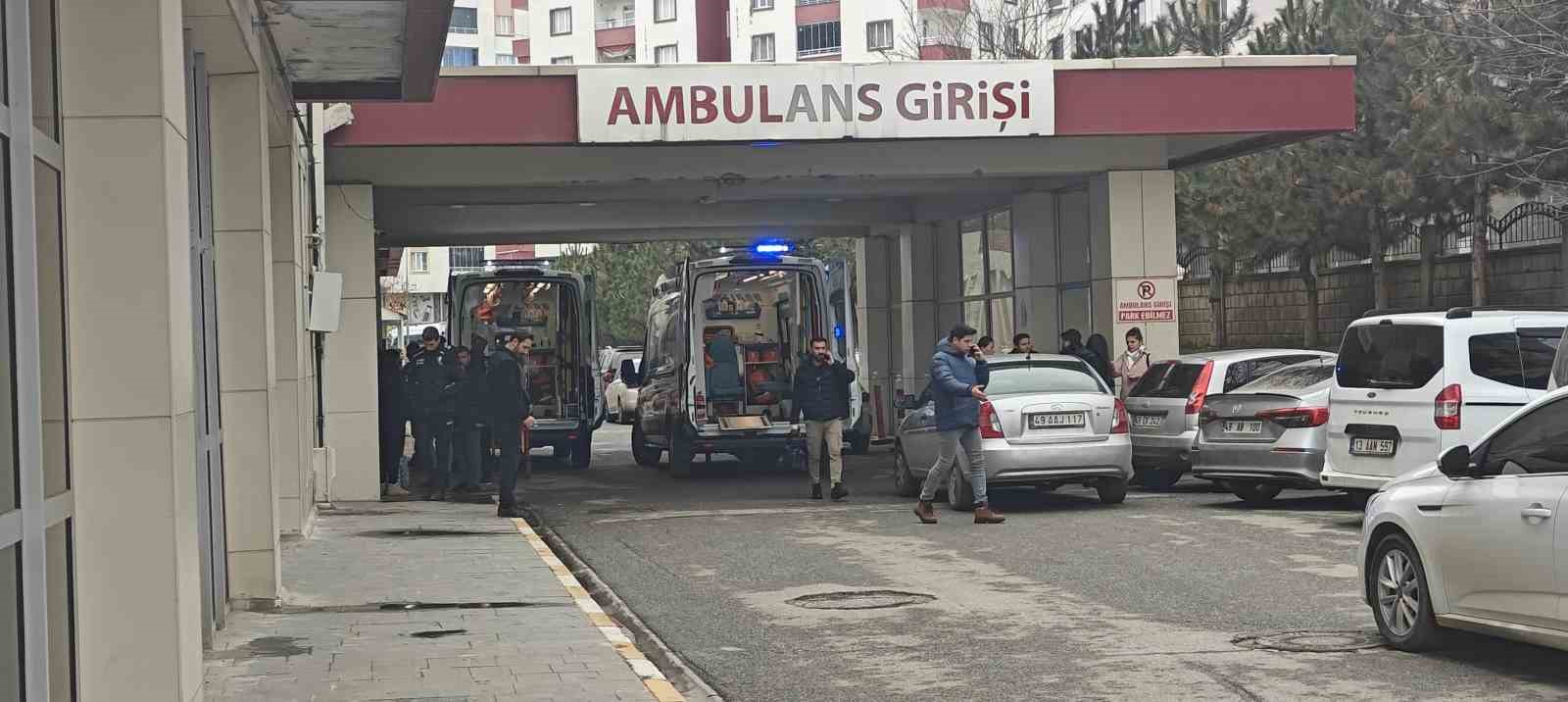 Muş’ta bir polis memuru evinde ölü bulundu