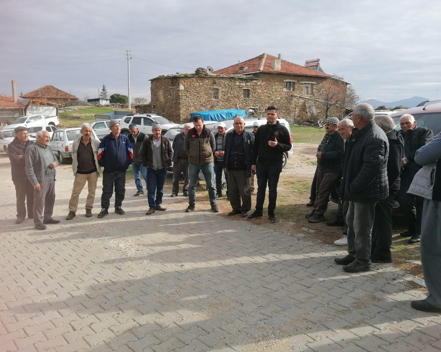 Uşak Tarım ve Orman Müdürlüğü çiftçilerle bir araya geldi,
