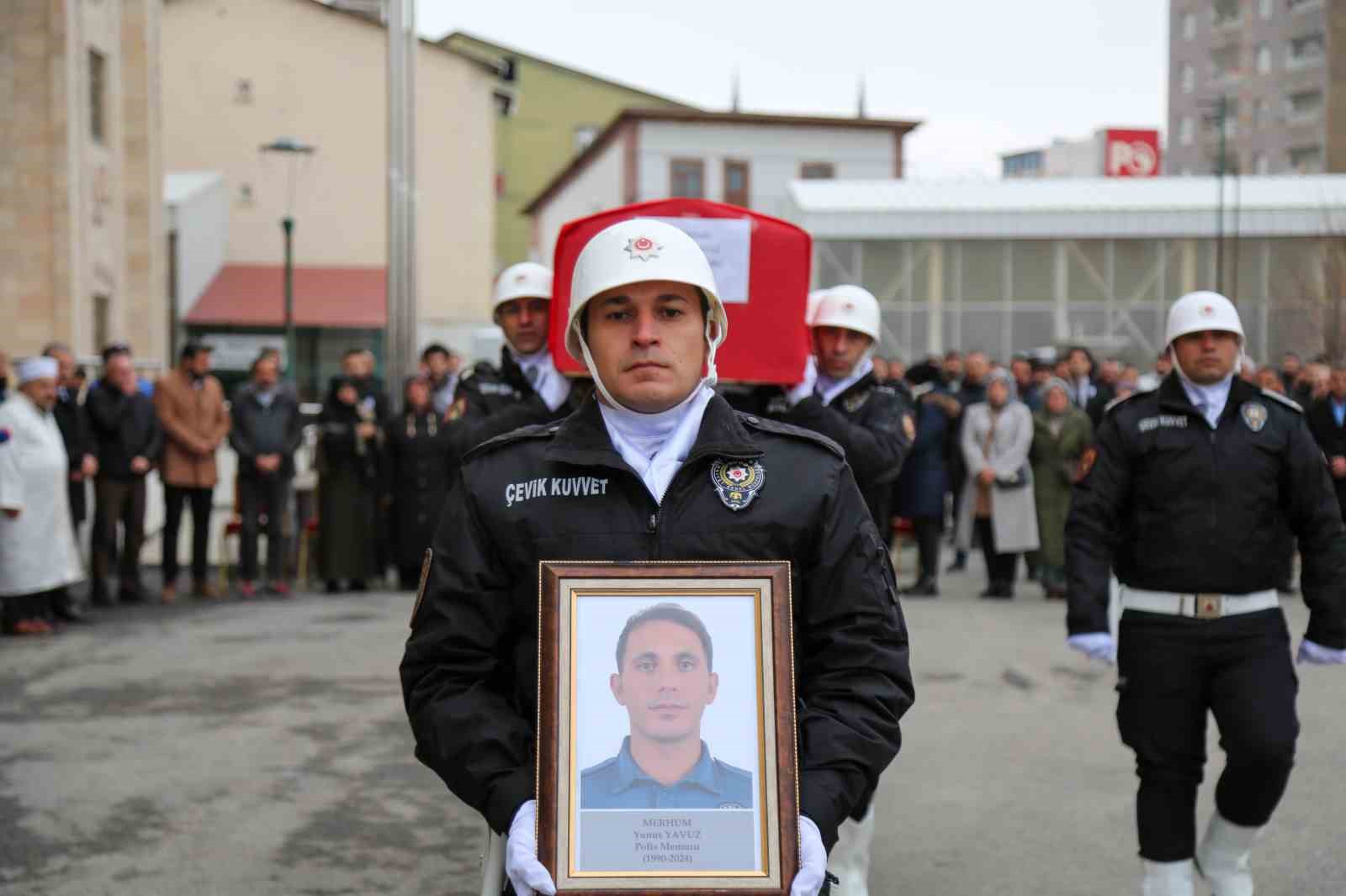 Muş’ta vefat eden polis memuru için cenaze töreni düzenlendi