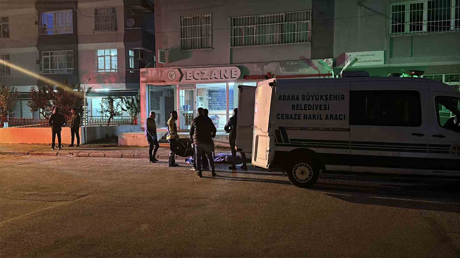 Sokakta y&uuml;r&uuml;yen 18 yaşındaki gen&ccedil;, silahlı saldırıda &ouml;ld&uuml;r&uuml;ld&uuml;
