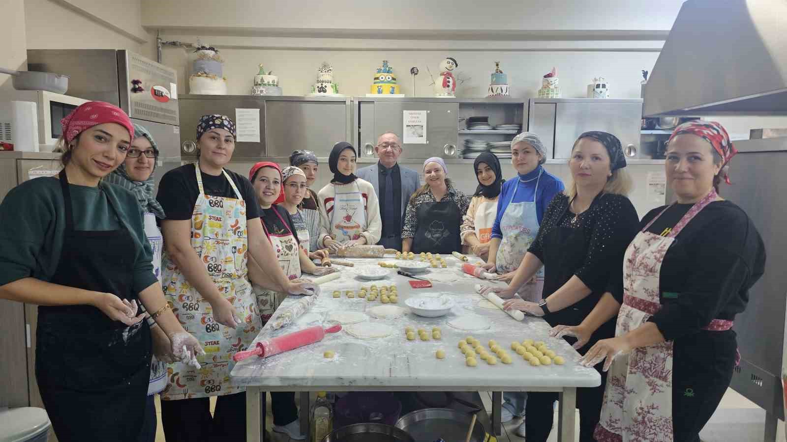 Bandırma’da geleceğin pasta ustaları yetişiyor