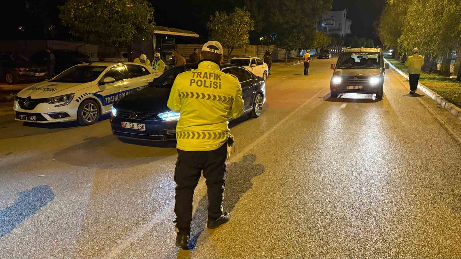 Plakasız motosikletle uygulamaya girip bekçiye ’Ben hasım sahibiyim, ölürsem mezarıma sen mi geleceksin’ dedi
