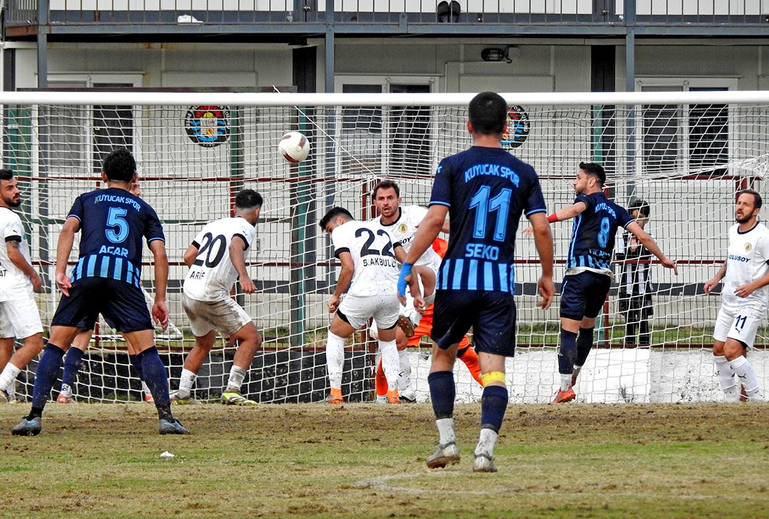 Çeşme Belediyespor evinde 4-1 mağlup
