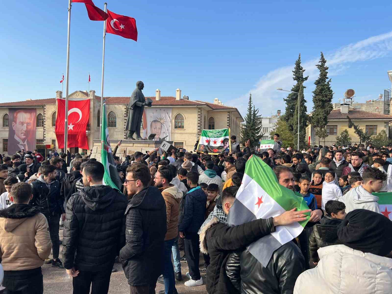 Kilis’te Suriyeliler kutlama yaptı