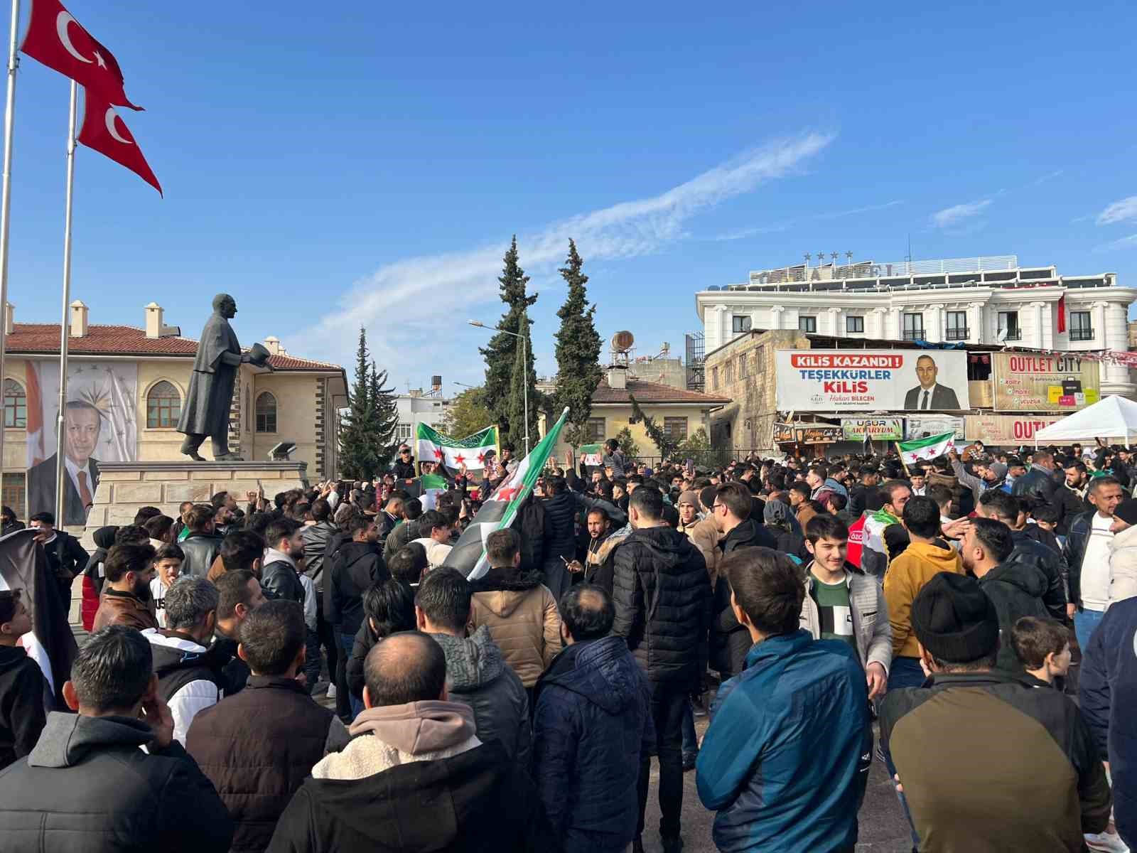 Kilis’te Suriyeliler kutlama yaptı
