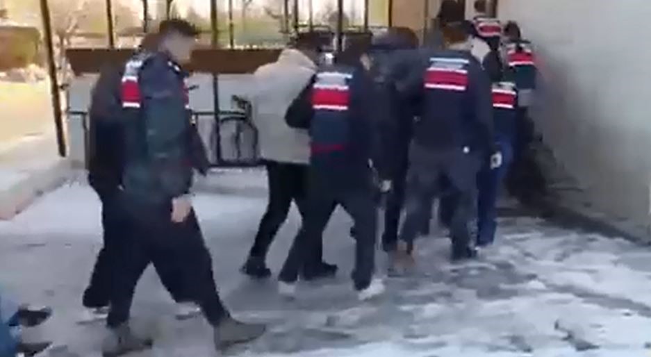 Van&rsquo;da siber operasyon: 11 g&ouml;zaltı
