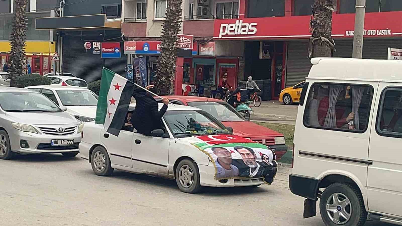 Osmaniye&rsquo;deki Suriyeliler Esed&rsquo;in gidişini kutladı
