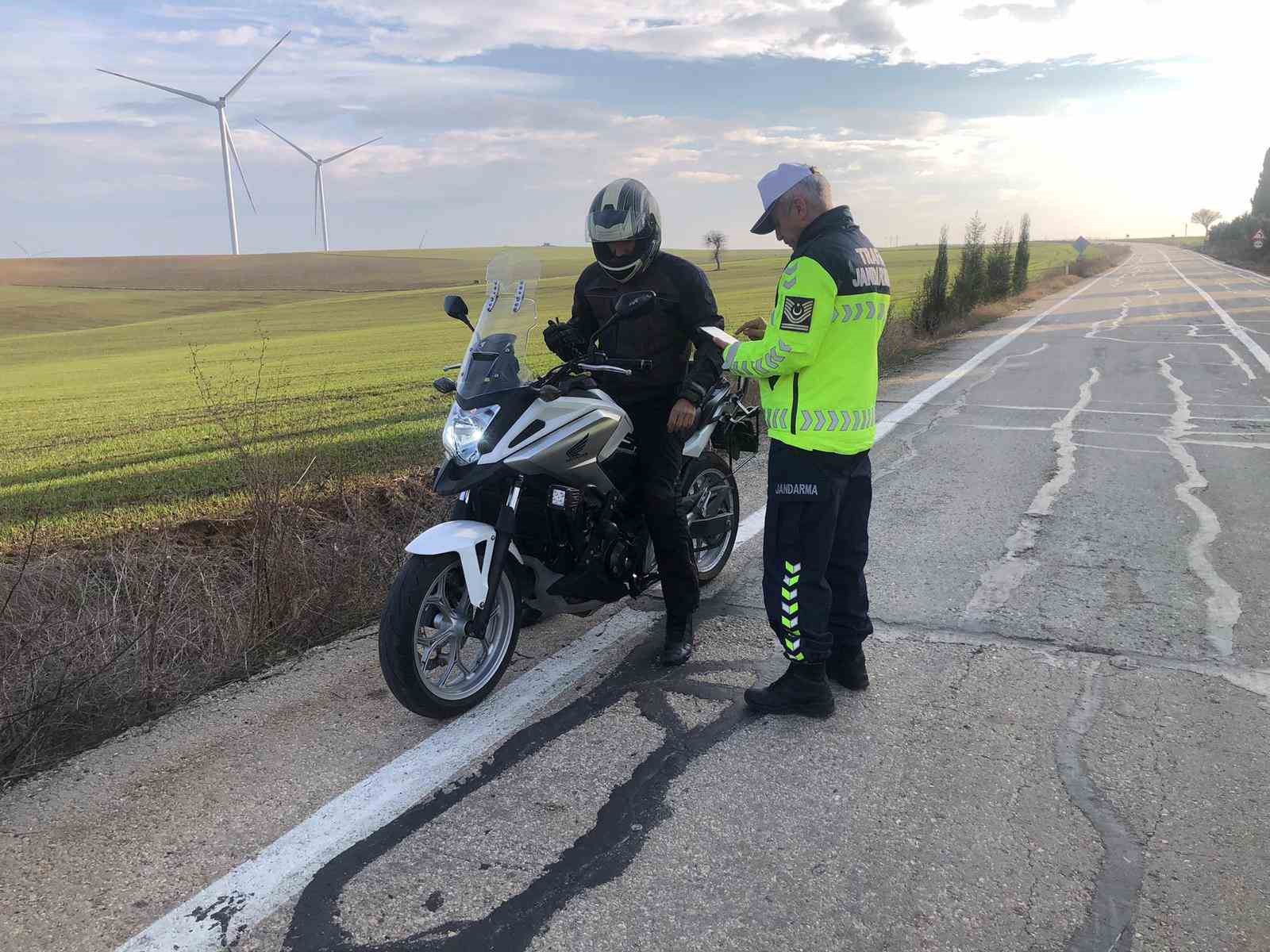 Tekirdağ&rsquo;da kurallara uymayan motosikletlilere ceza yağdı

