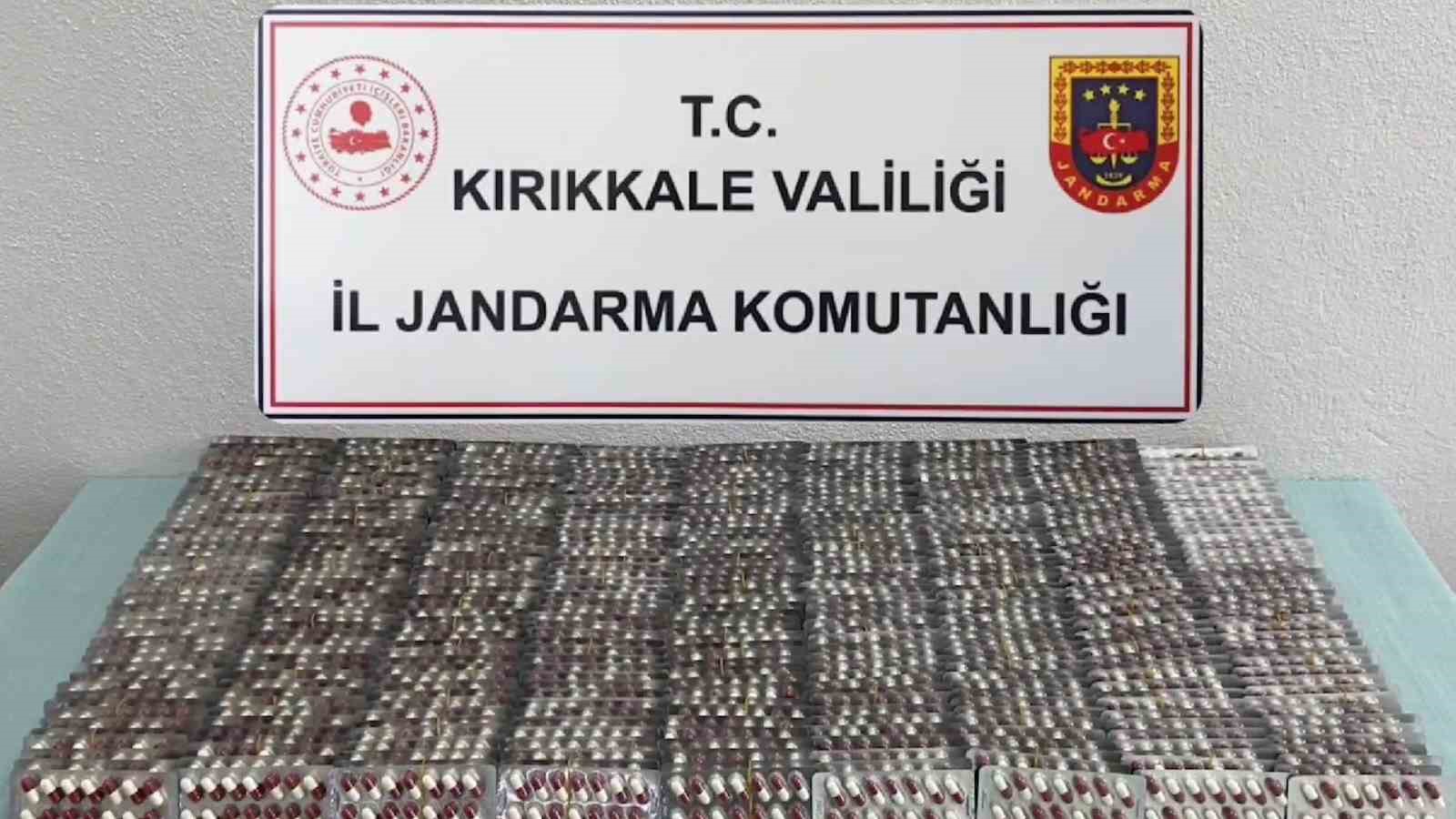 Ticari takside binlerce psikotrop hap ele ge&ccedil;irildi
