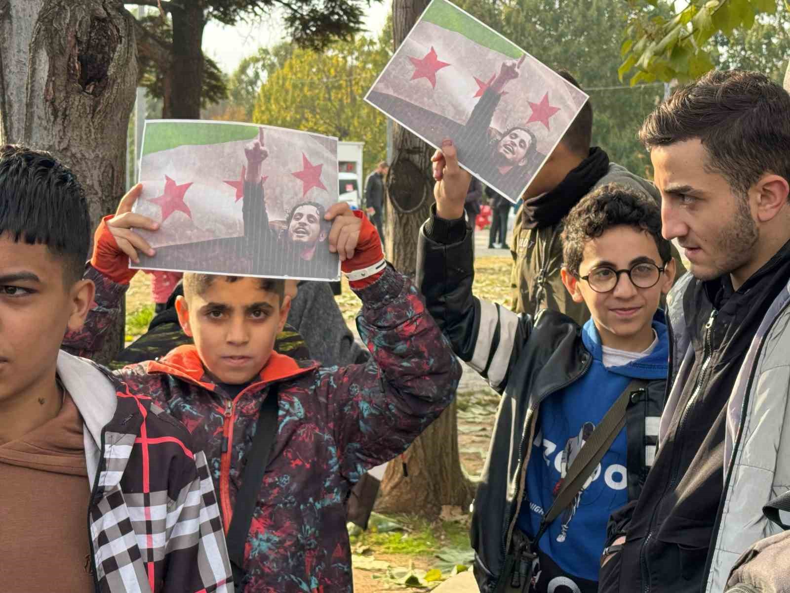 Suriyelilerin &uuml;lkelerine d&ouml;nme heyecanı başladı
