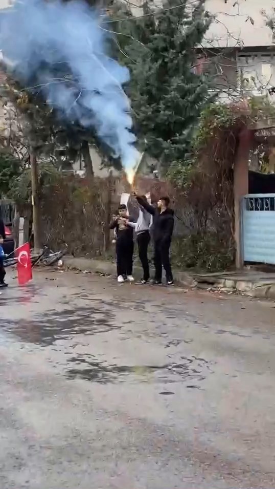 Kocaeli&rsquo;deki Suriyeliler kutlama yapıyor
