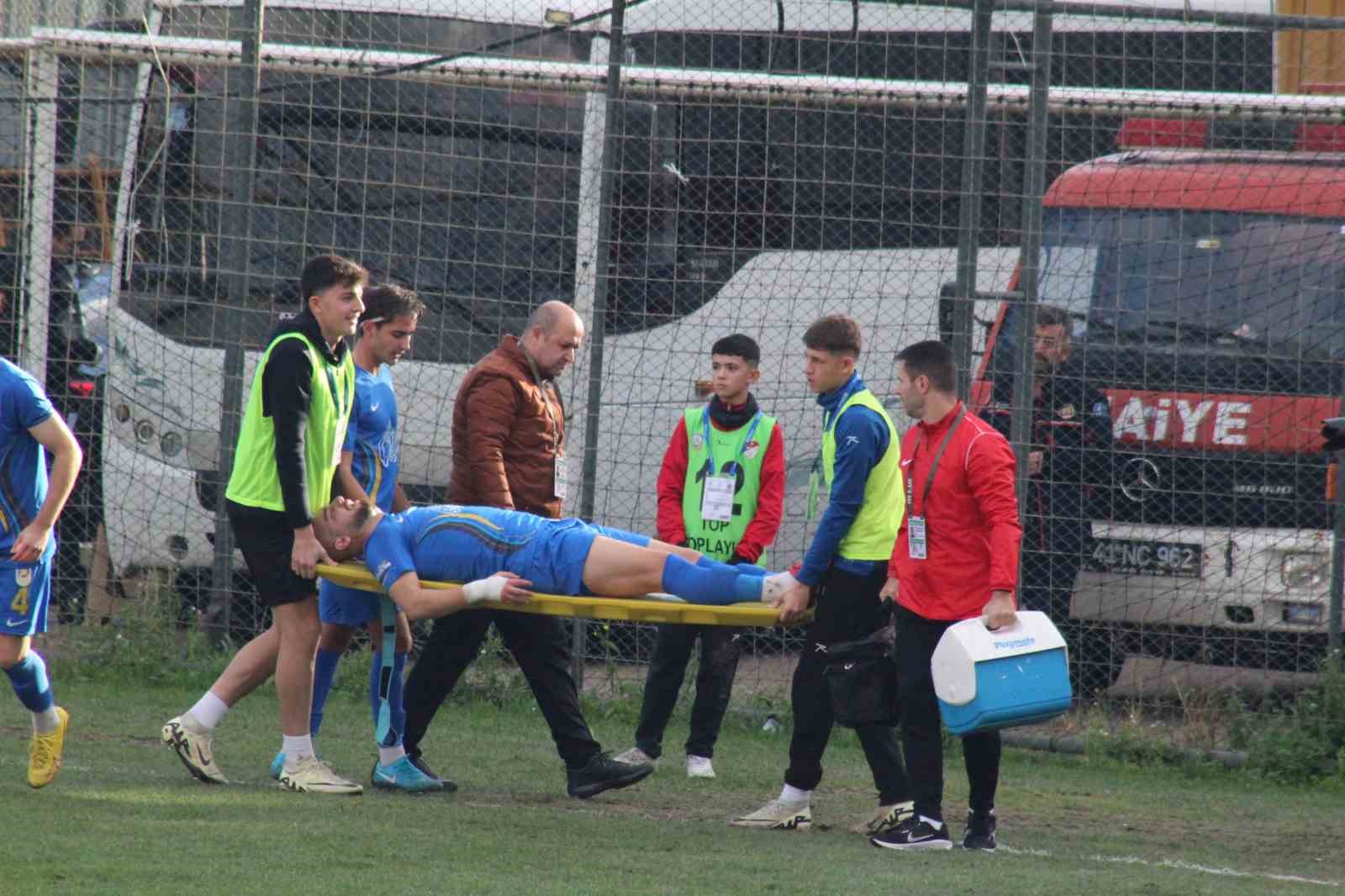 TFF 2.Lig: Belediye Derincespor:  0- Karaman FK: 0
