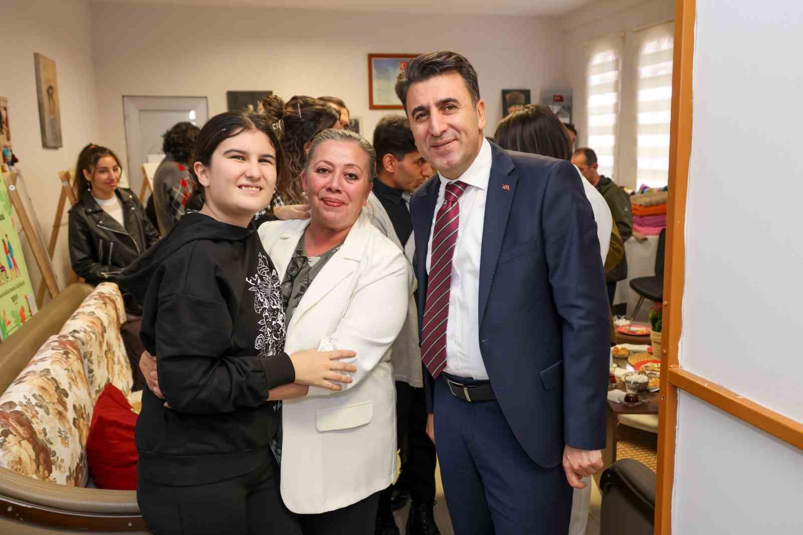 Vali Ayg&ouml;l&rsquo;den &ouml;zel bireylere b&uuml;y&uuml;k destek
