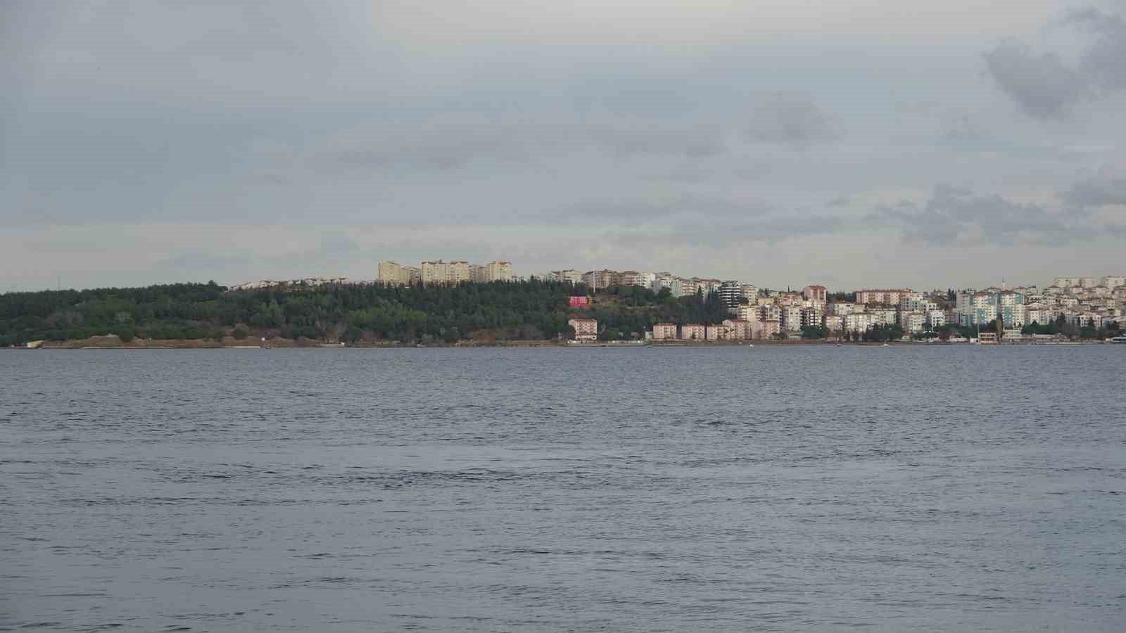 Bozcaada ve G&ouml;k&ccedil;eada&rsquo;ya yarınki feribot seferlerine &rsquo;fırtına&rsquo; engeli
