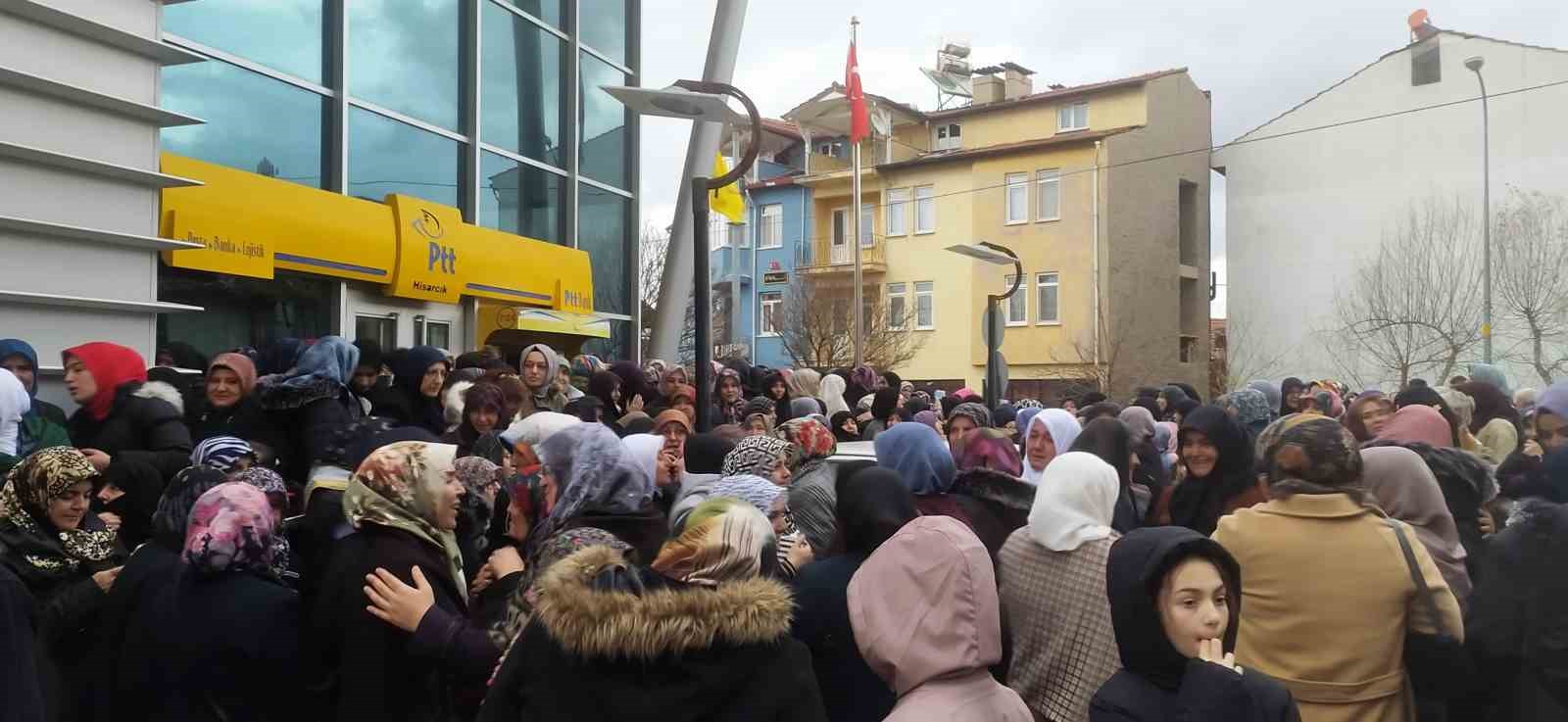 Hisarcık&rsquo;ta 45 kişilik umre kafilesi dualarla uğurlandı
