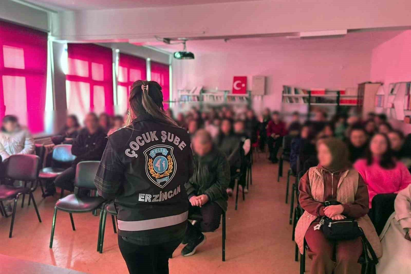 Öğrenciler suçtan korunma yöntemlerini öğreniyor
