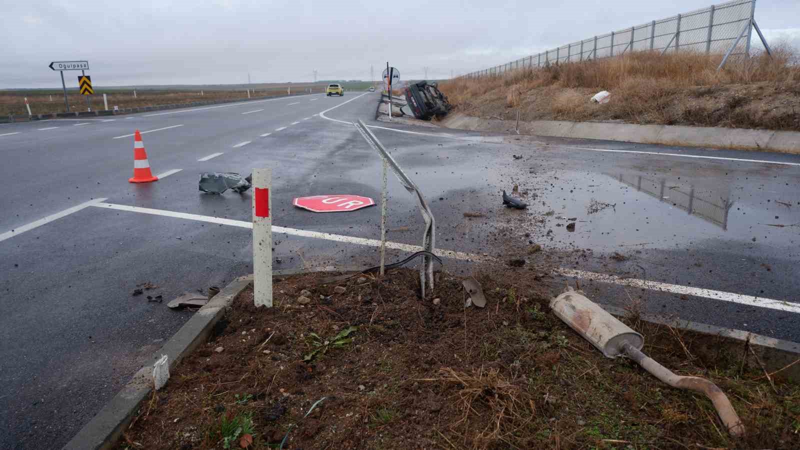Sağanak yağış kazayı beraberinde getirdi: 3 yaralı