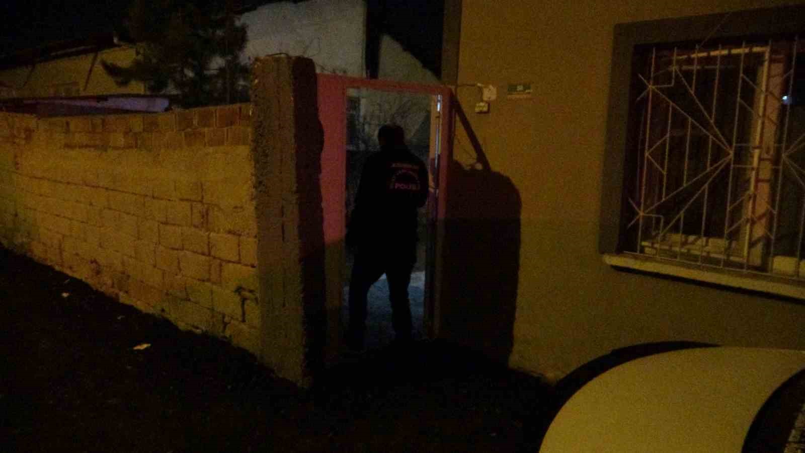 Aile i&ccedil;i kavgada 2 kişi yaralandı
