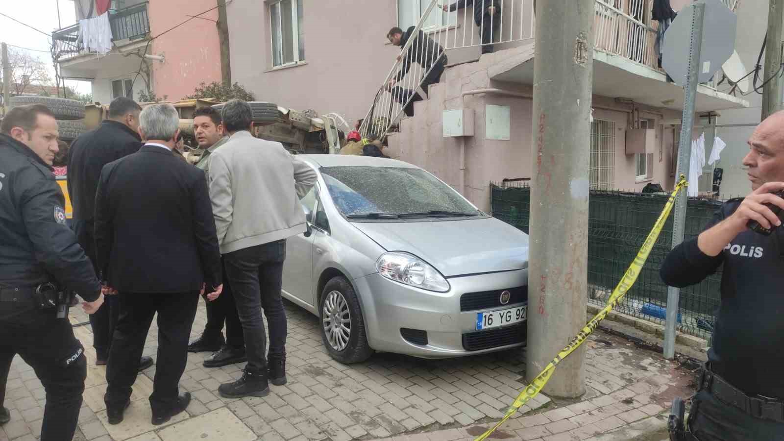 Orhangazi Belediyesine ait kamyon dehşet saçtı
