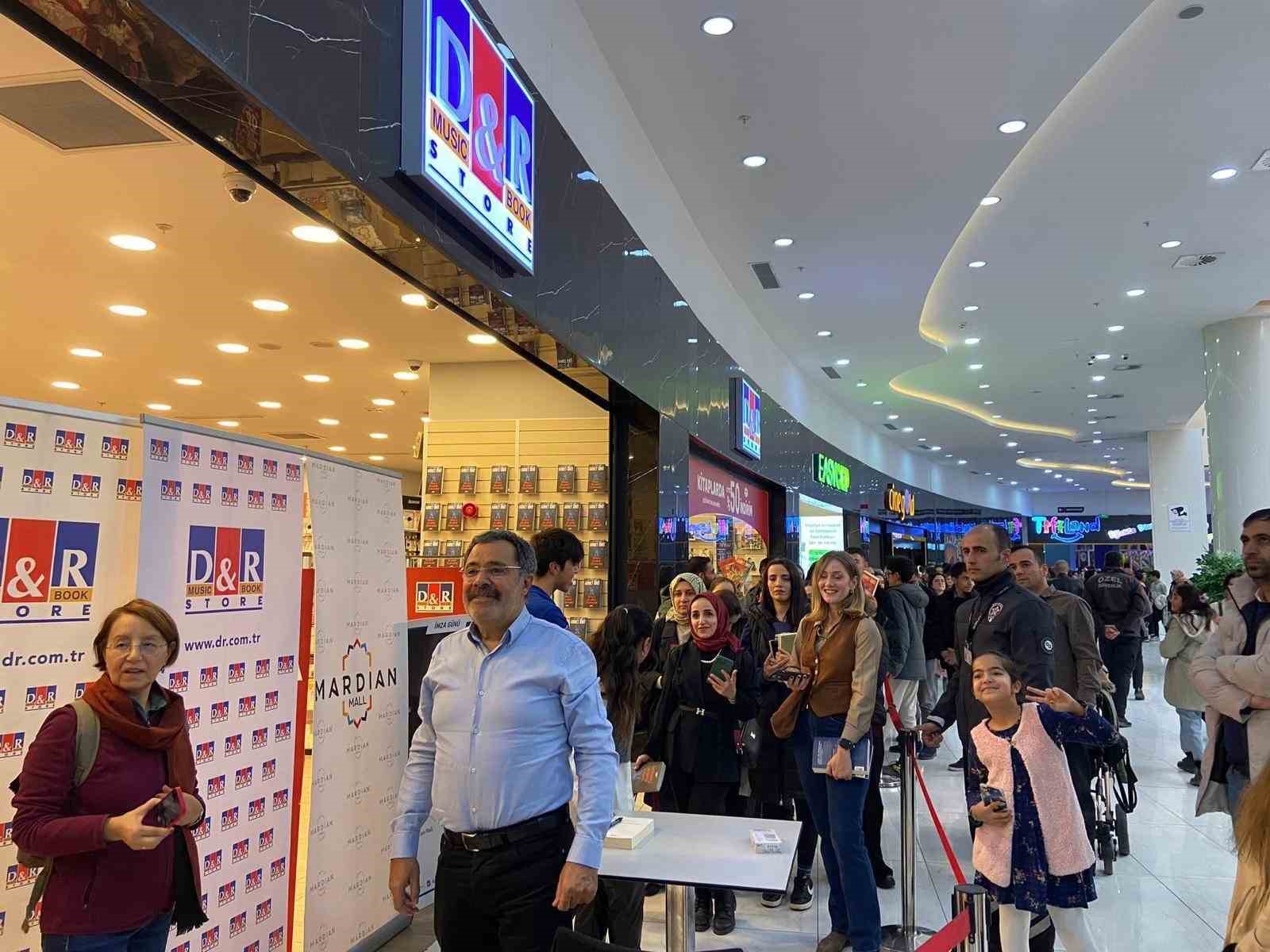 Mardian Mall&rsquo;da imza g&uuml;n&uuml; etkinliği
