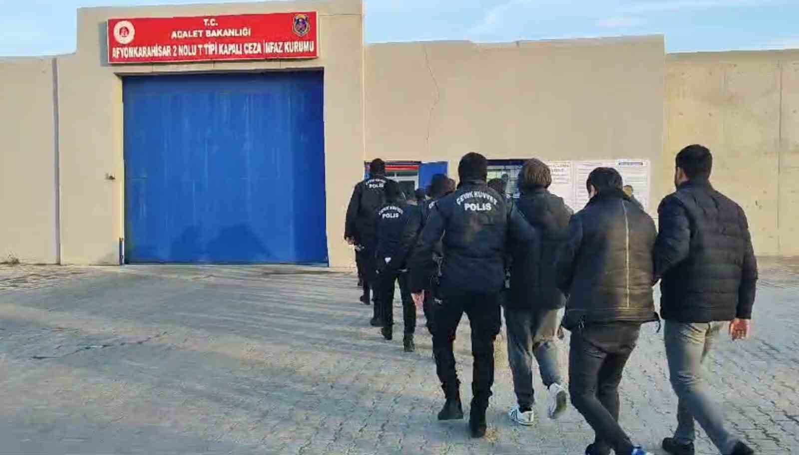 Afyonkarahisar merkezli 4 kentte telefon dolandırıcılığı operasyonu
