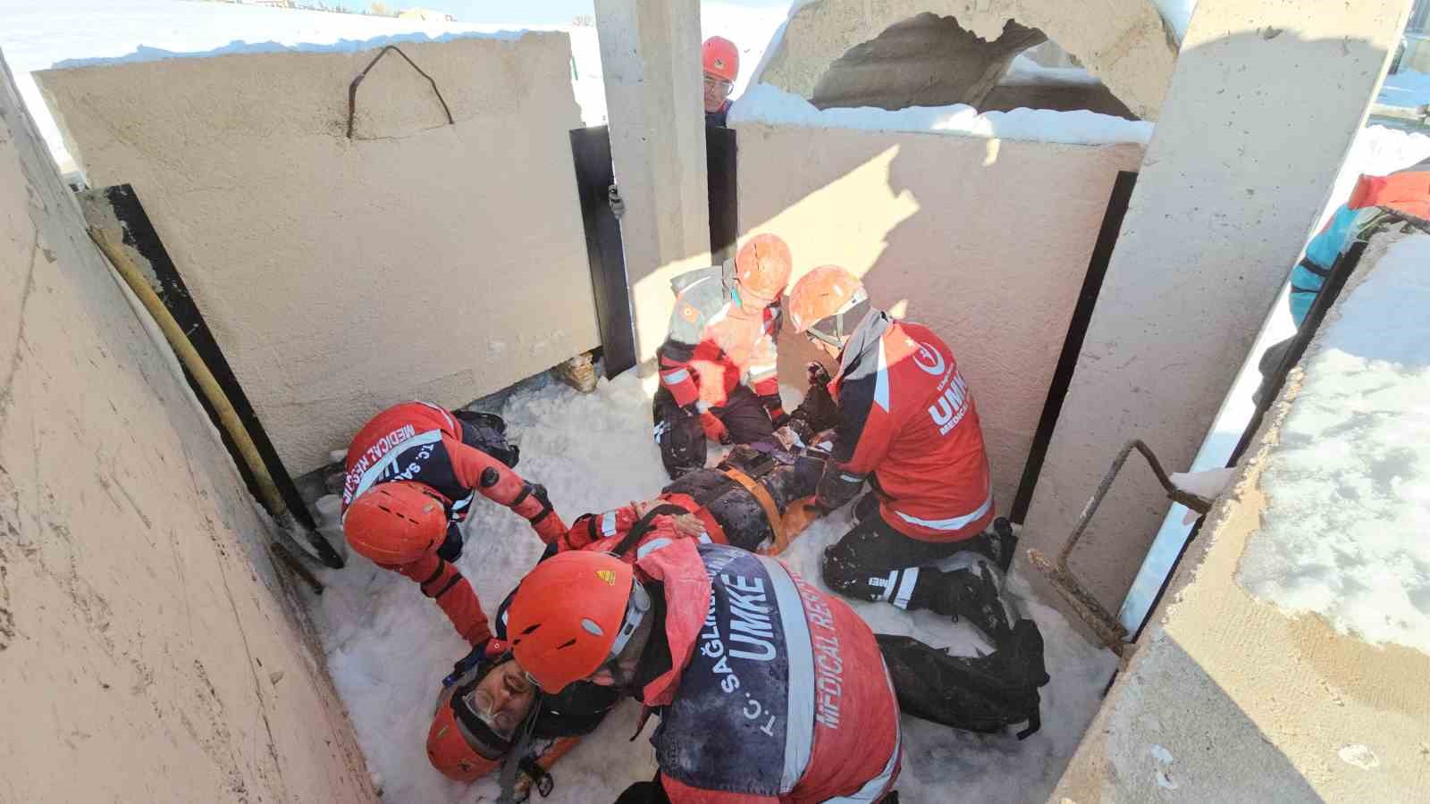 AFAD eğitmenleri UMKE ekiplerine depremde arama ve kurtarma eğitimi verdi