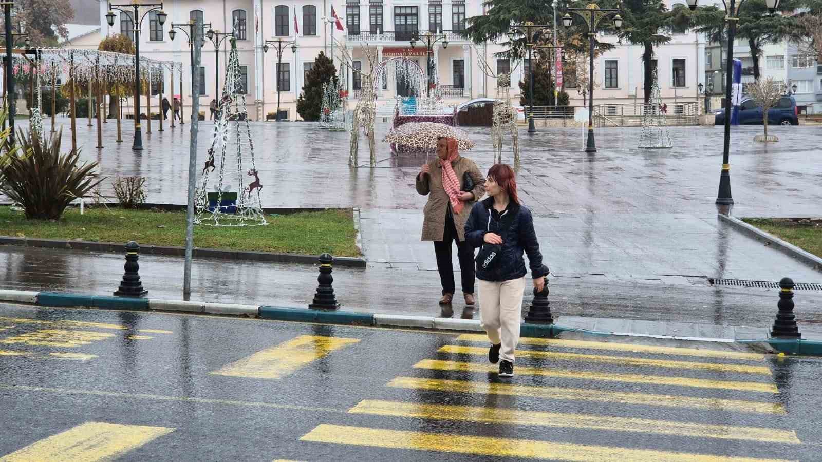 Tekirdağ&rsquo;da sağanak yağış etkili oldu

