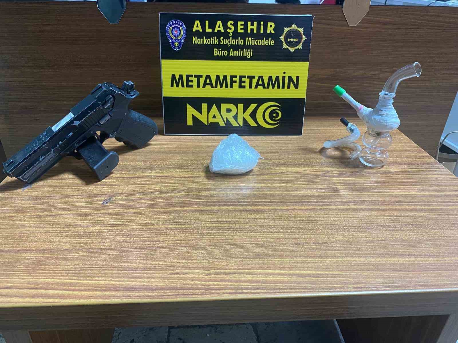 Alaşehir’de uyuşturucudan 3 tutuklama