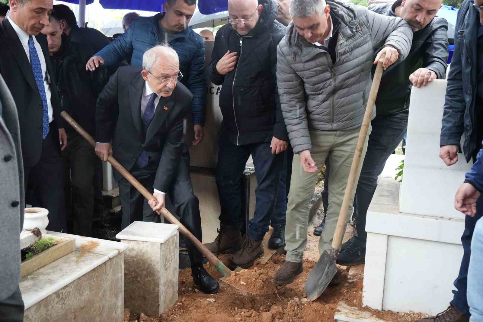 Kılıçdaroğlu’nun dünürü Antalya’da toprağa verildi