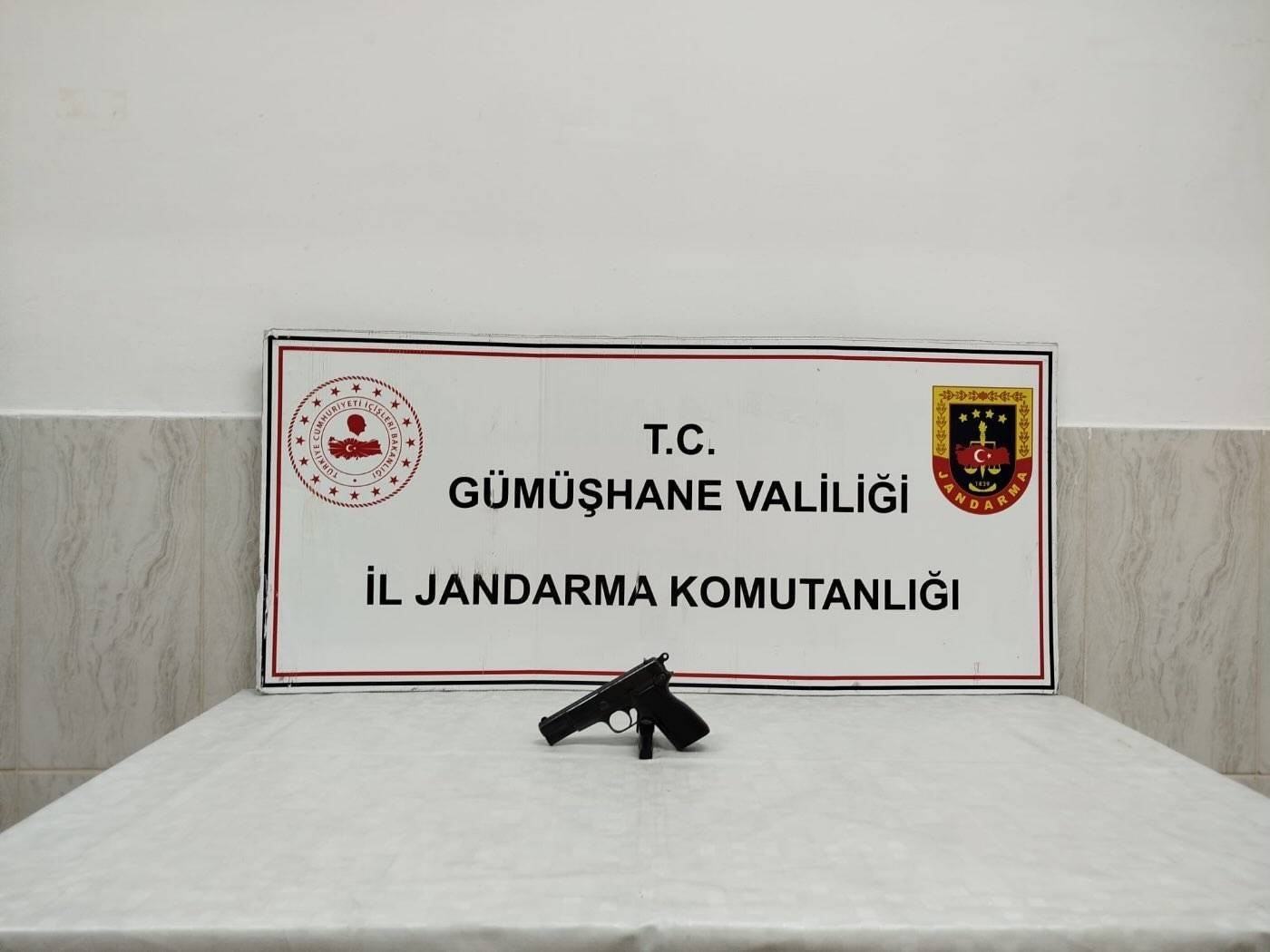 Gümüşhane’de ruhsatsız silah operasyonu
