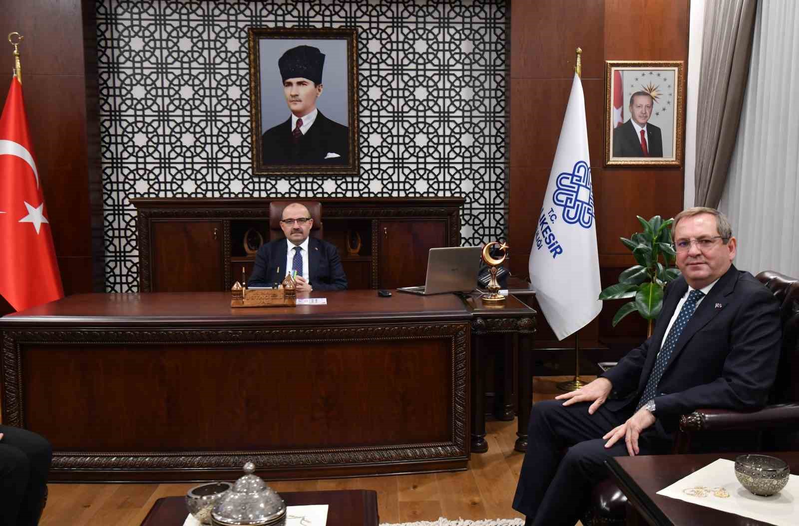 Ayvalık Alan Başkanlığı&rsquo;ndan Balıkesir Valiliği&rsquo;ni ziyaret
