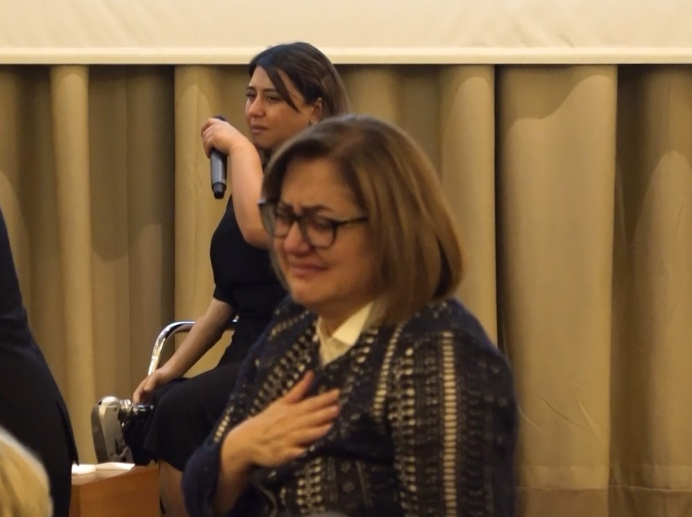 Ampute fizyoterapist yaşadığı zorlukları ve Başkan Şahin’in desteğini anlattı, duygusal anlar yaşandı