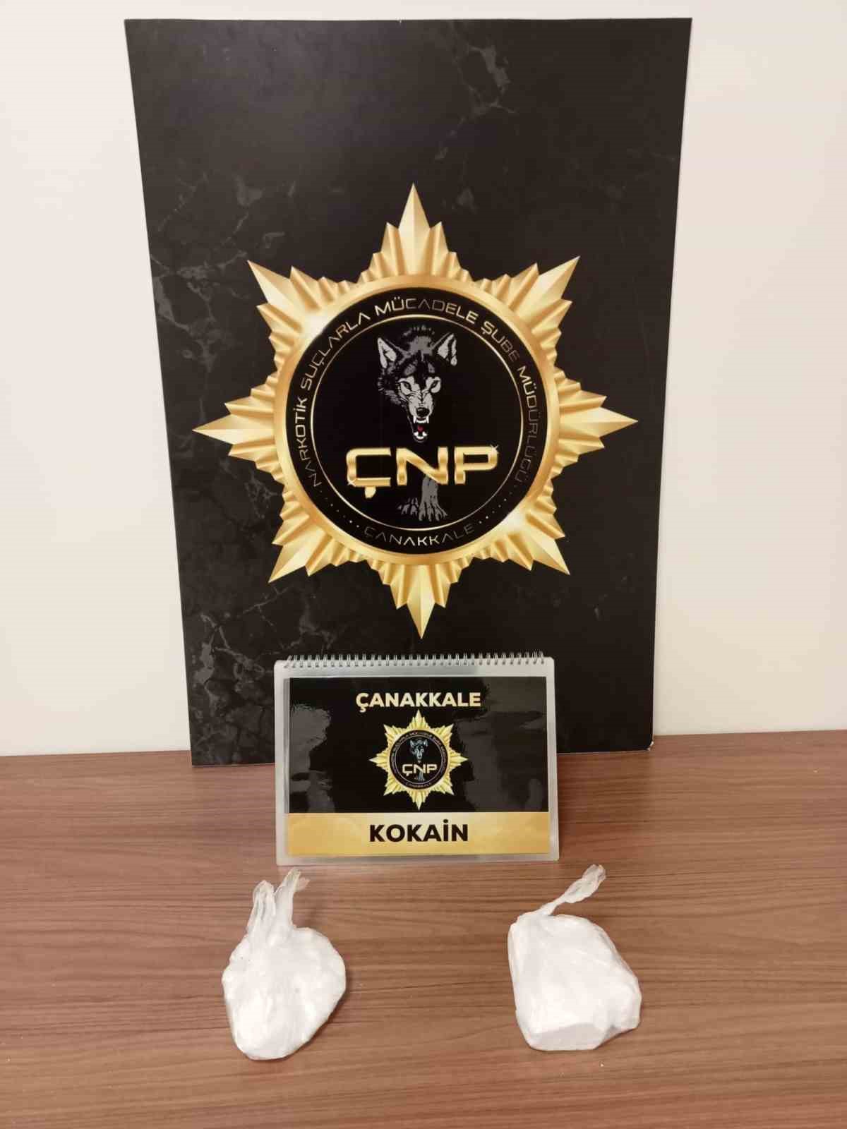 Çanakkale’de piyasa değeri 2 milyon TL olan kokain ele geçirildi